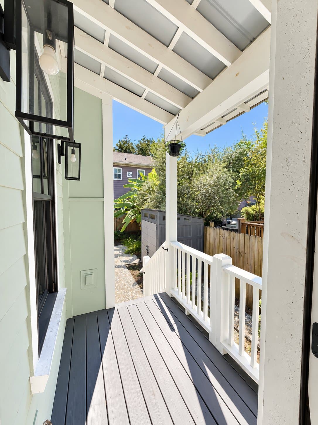 Charleston House: 13 Nunan Street