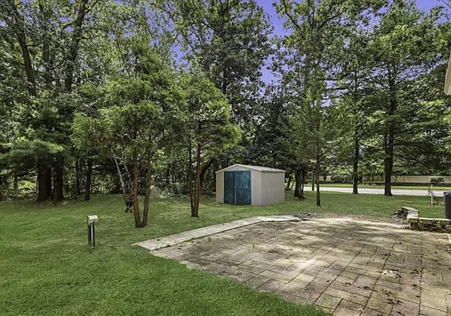Manchester Township House: 3050 Richmond Ave