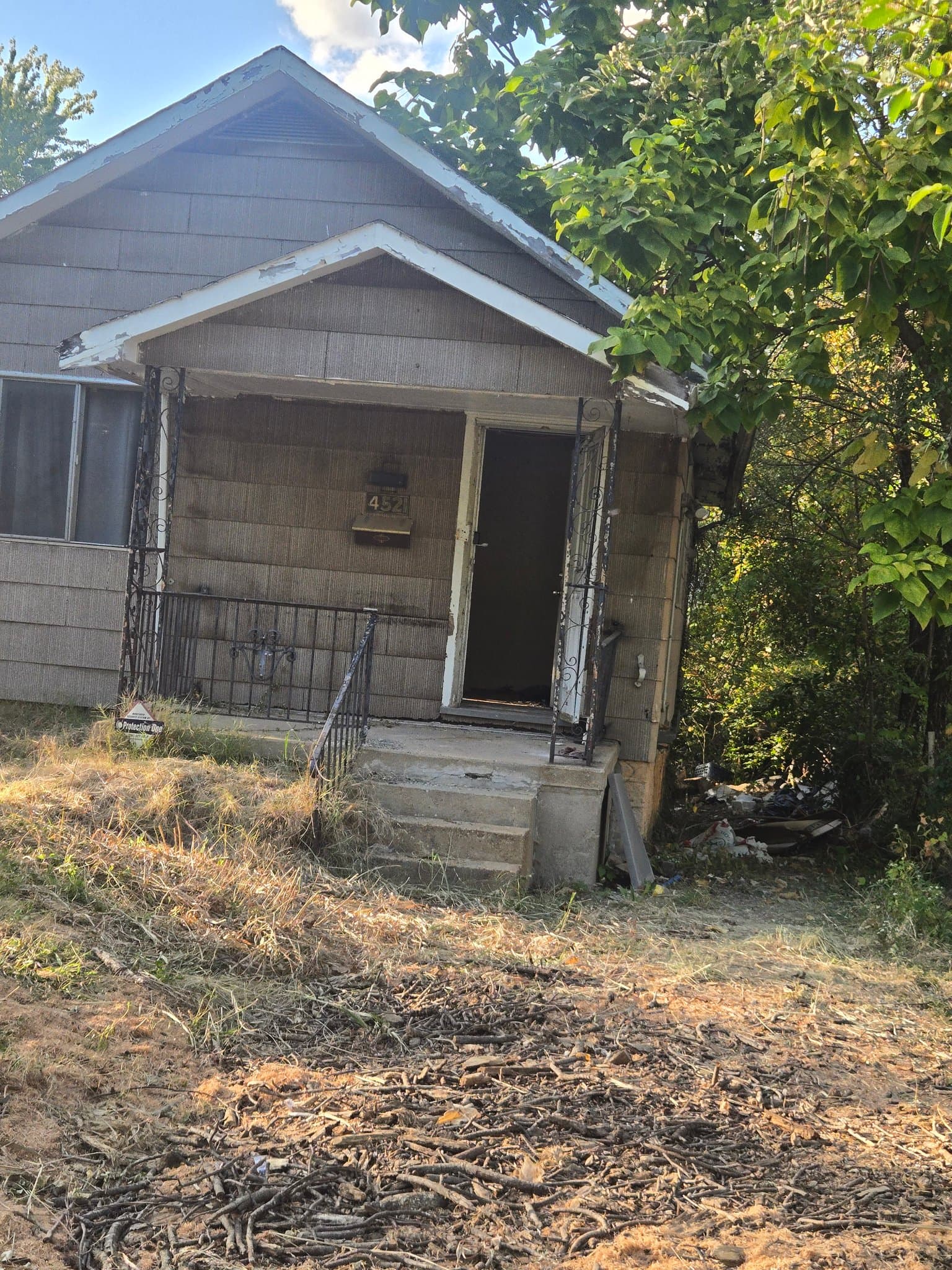 Saint Louis House: 4521 Oakwood Ave