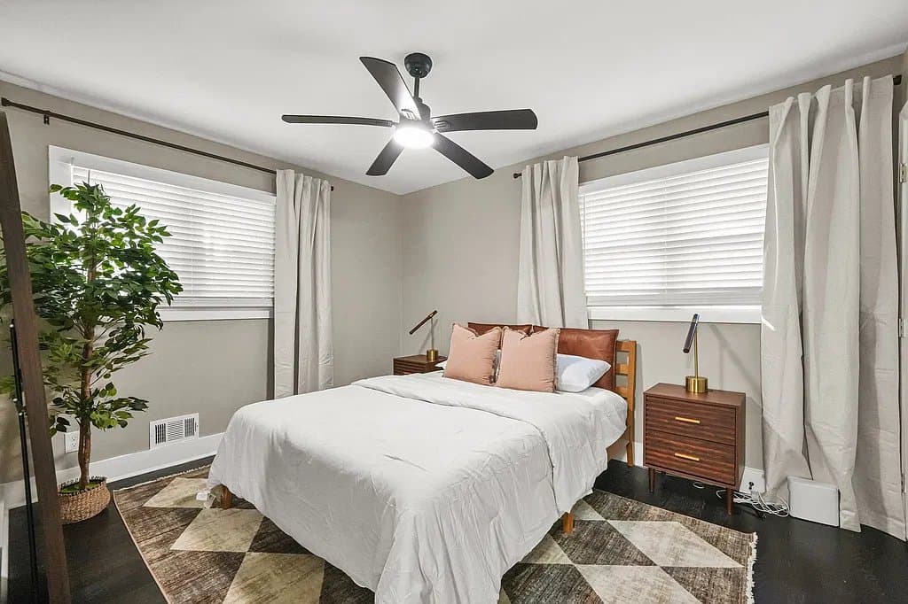 Decatur House: 2682 Miriam Ln