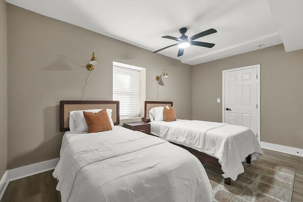 Decatur House: 2682 Miriam Ln