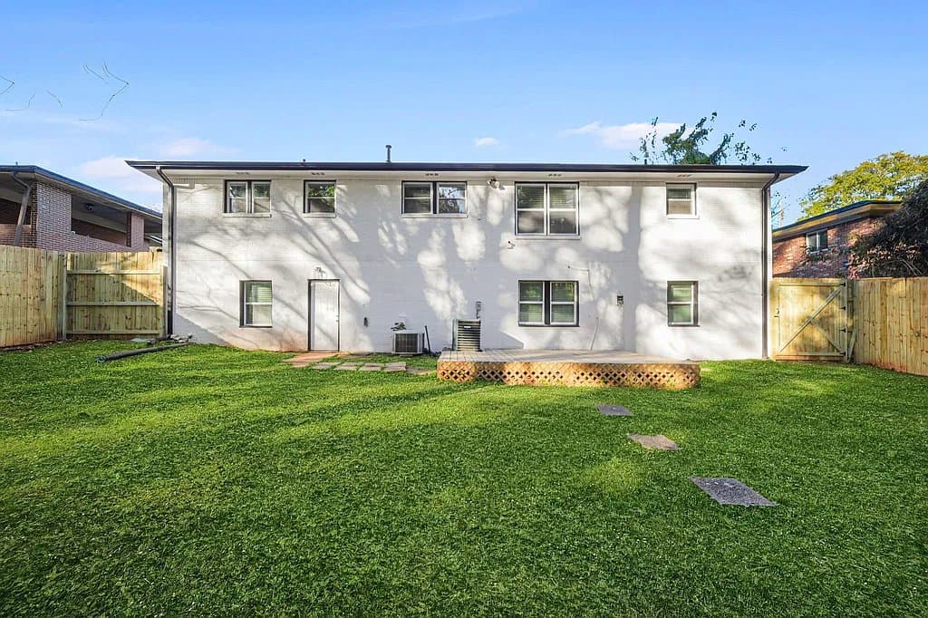 Decatur House: 2682 Miriam Ln