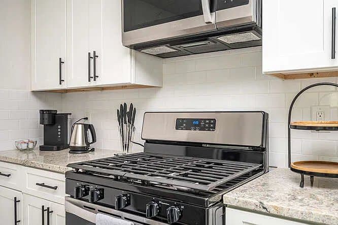 Atlanta House: 2029 Baker Rd NW