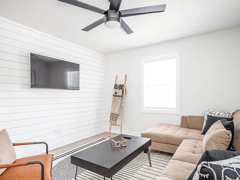 Atlanta House: 2029 Baker Rd NW