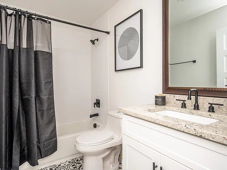 Atlanta House: 2029 Baker Rd NW