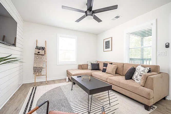Atlanta House: 2029 Baker Rd NW