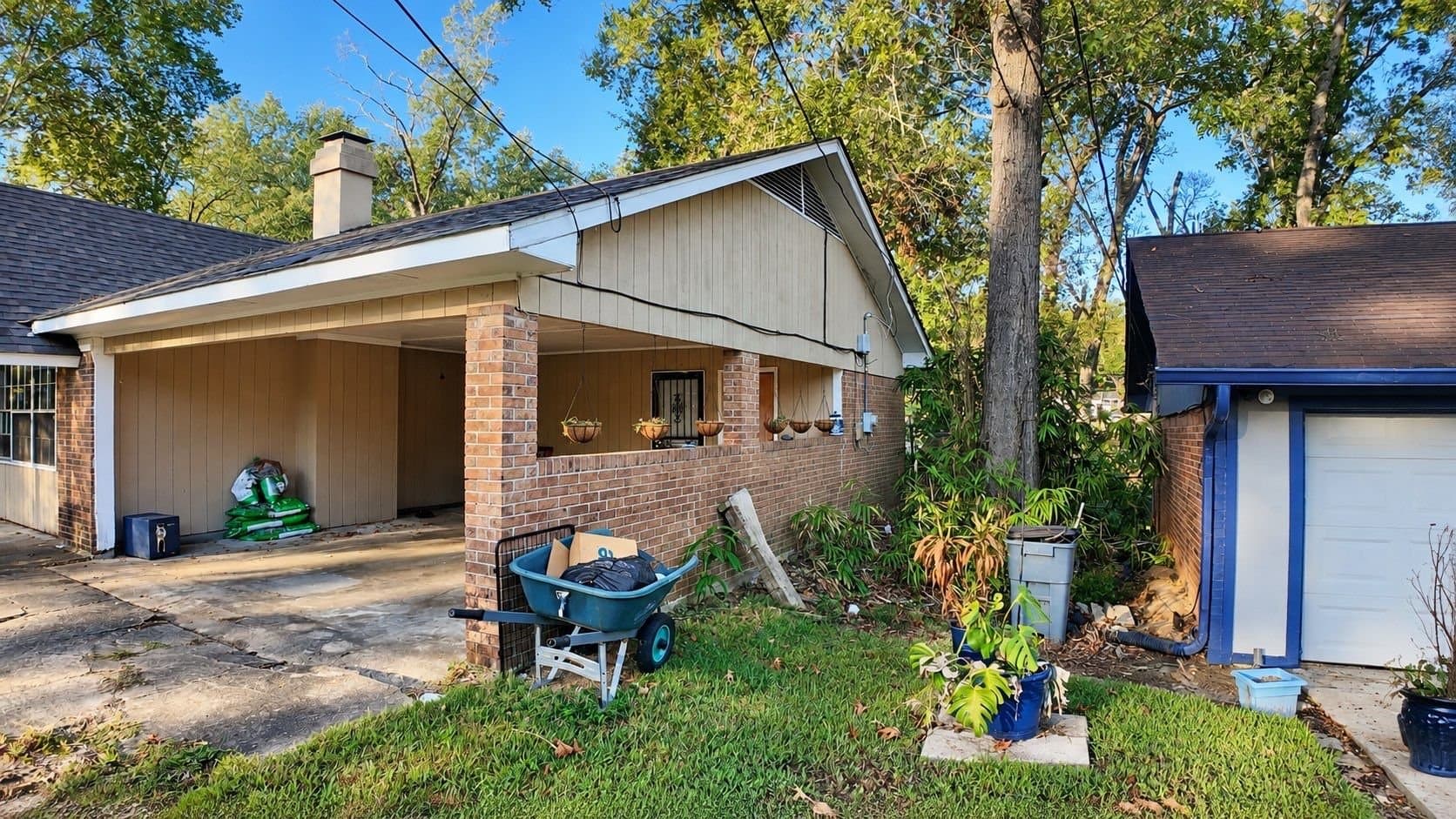 Jackson House: 1765 Casteel Dr