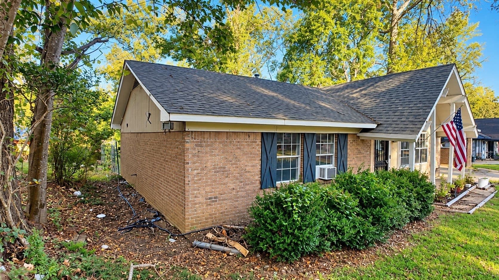 Jackson House: 1765 Casteel Dr