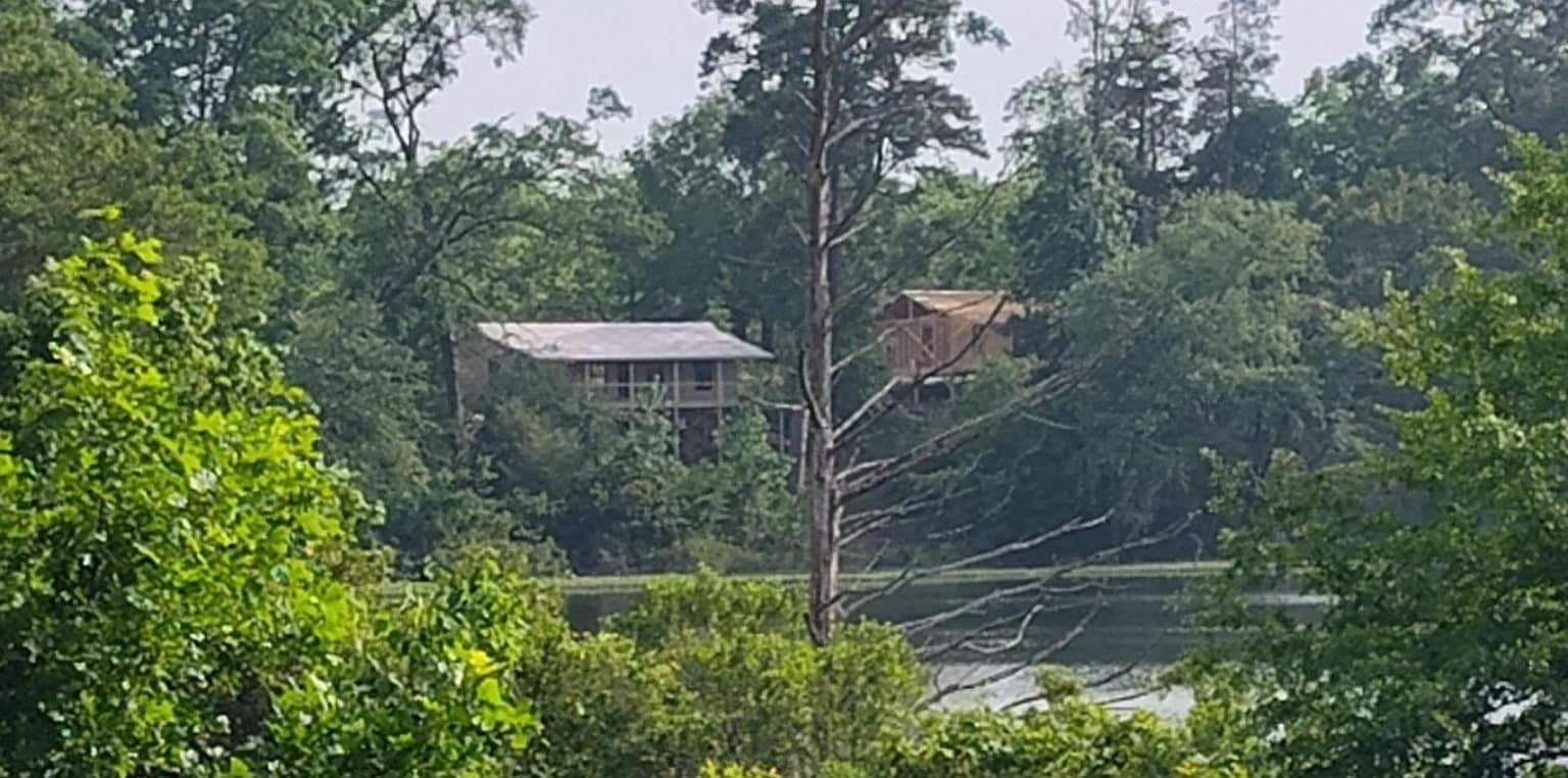 Leesburg House: 8869 State Highway 11 W