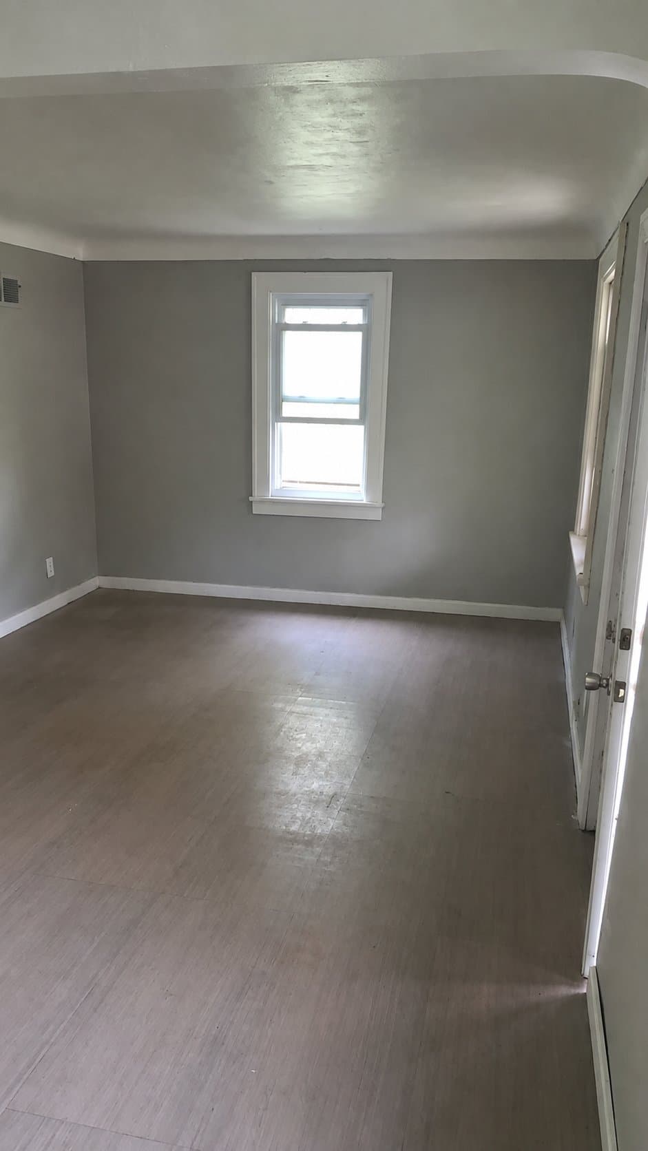 Saint Louis House: 19 N Harvey Ave