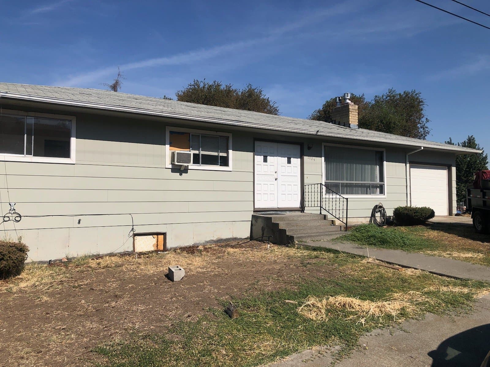The Dalles House: 2225 E 13th st