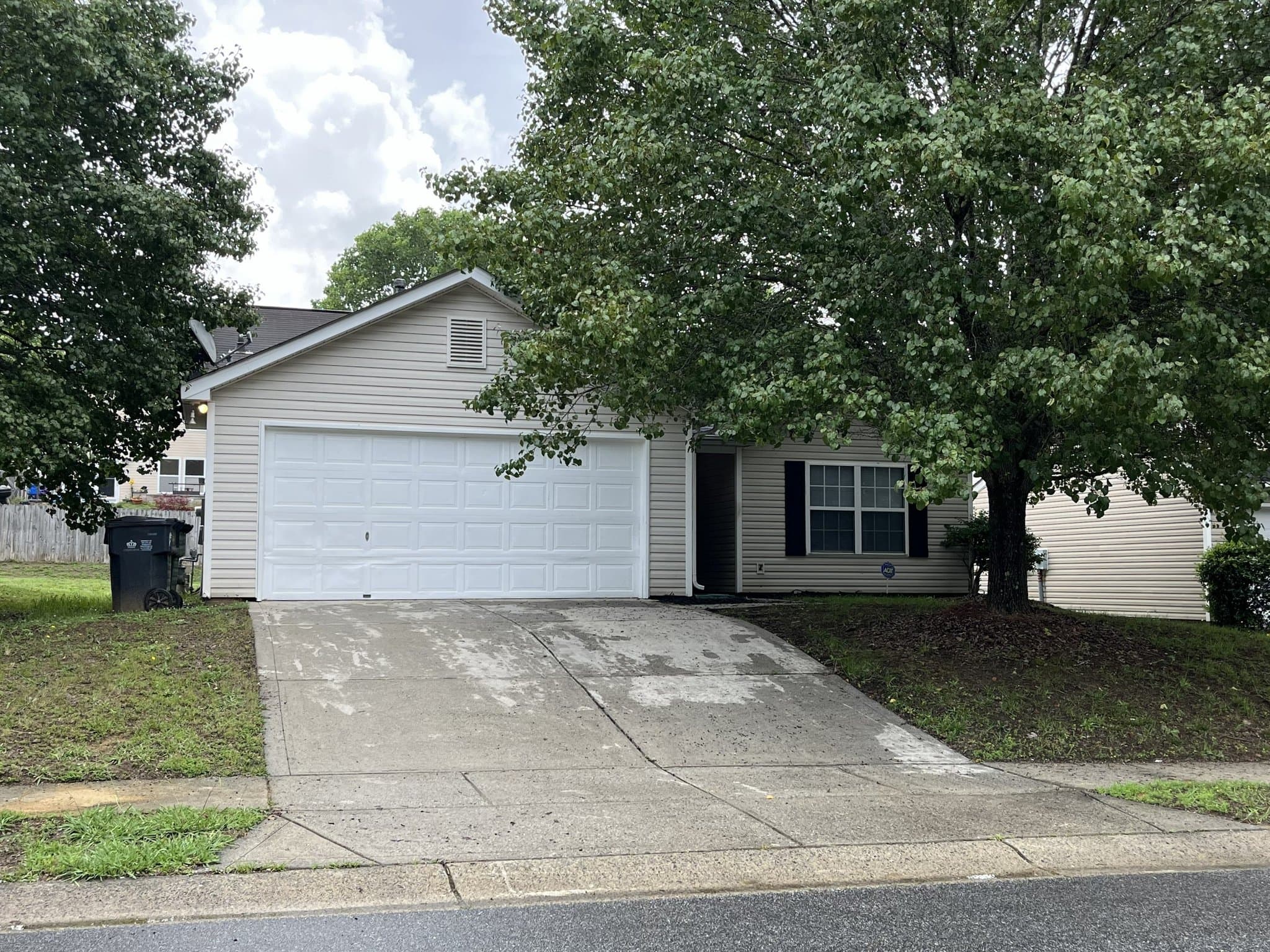 Charlotte House: 1404 Jordans Pond Ln