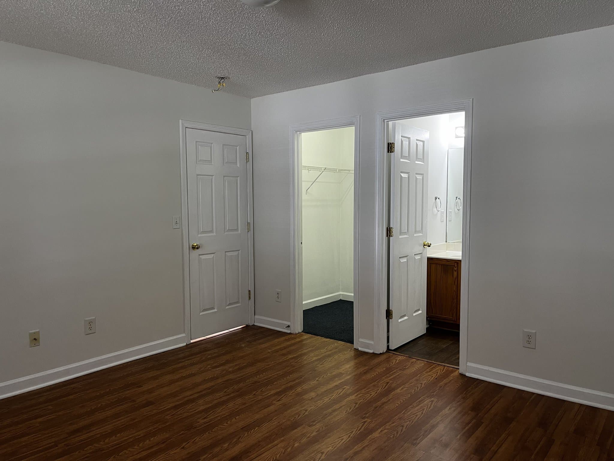 Charlotte House: 1404 Jordans Pond Ln