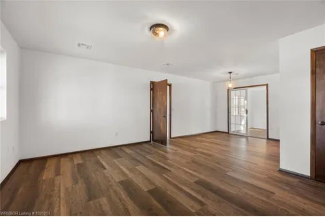 Sallisaw House: 617 N Harriet