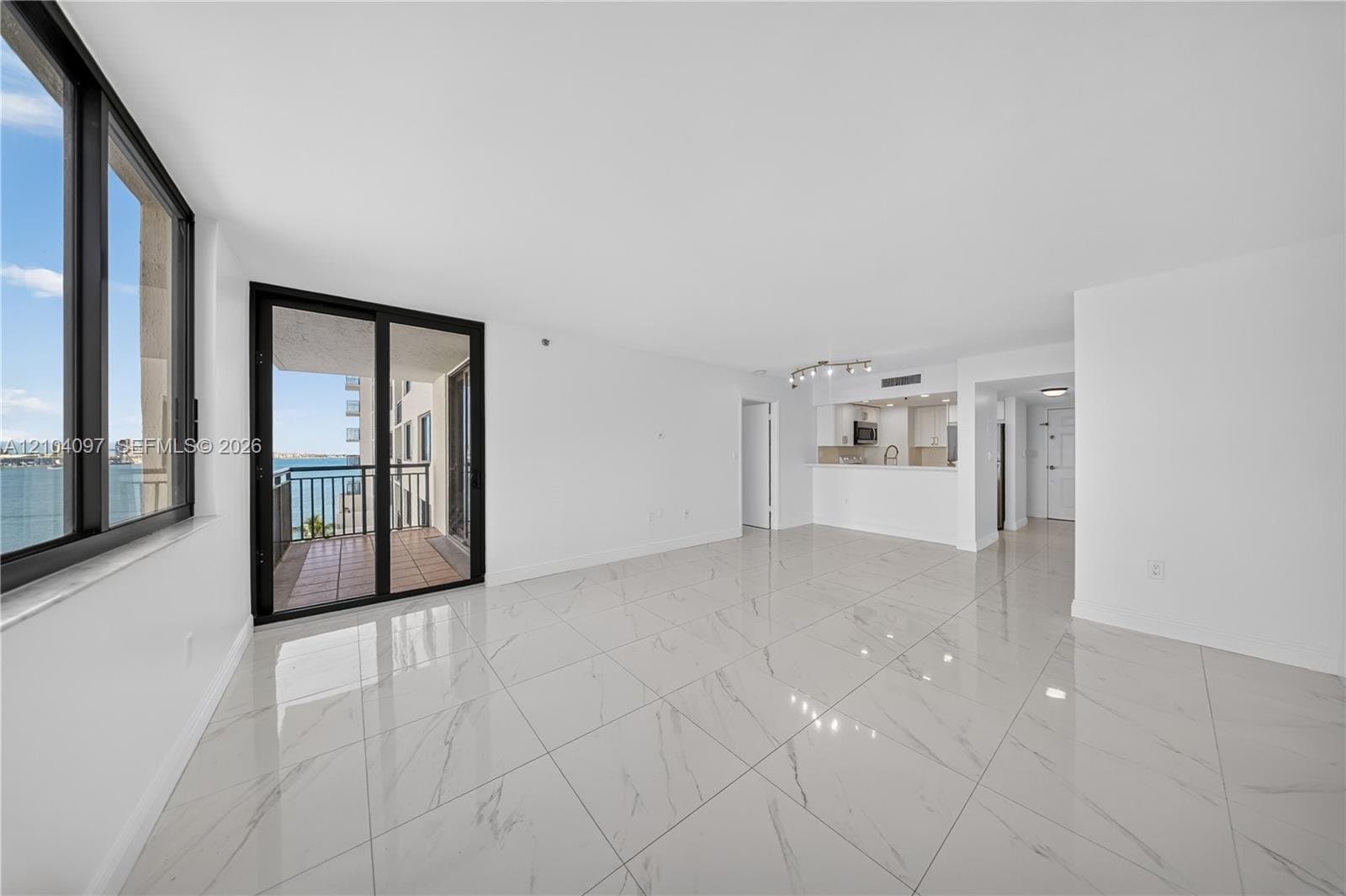 Miami Condo: 540 Brickell Key Dr