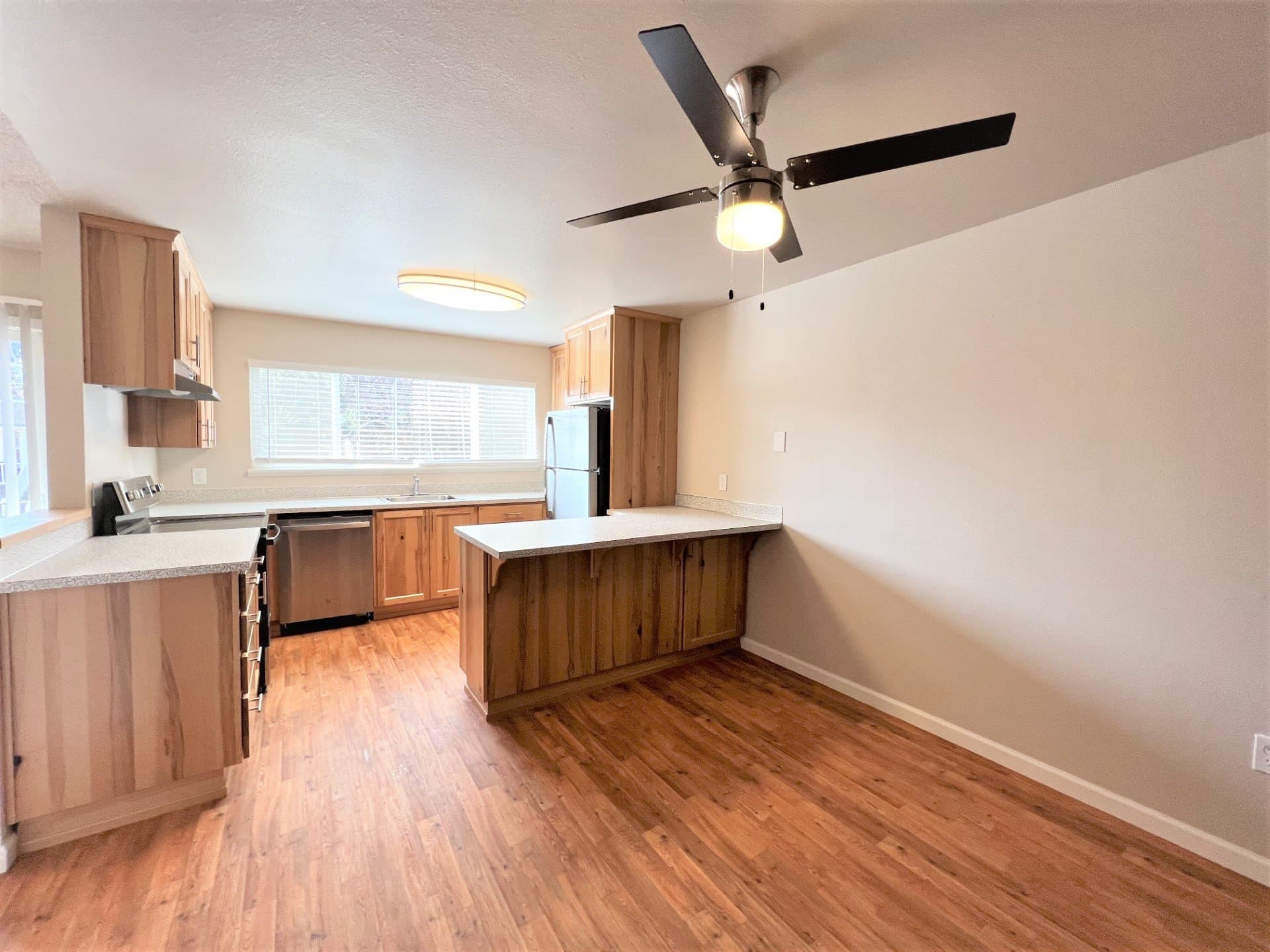 Portland Townhome: 3057 SE 20th Ave