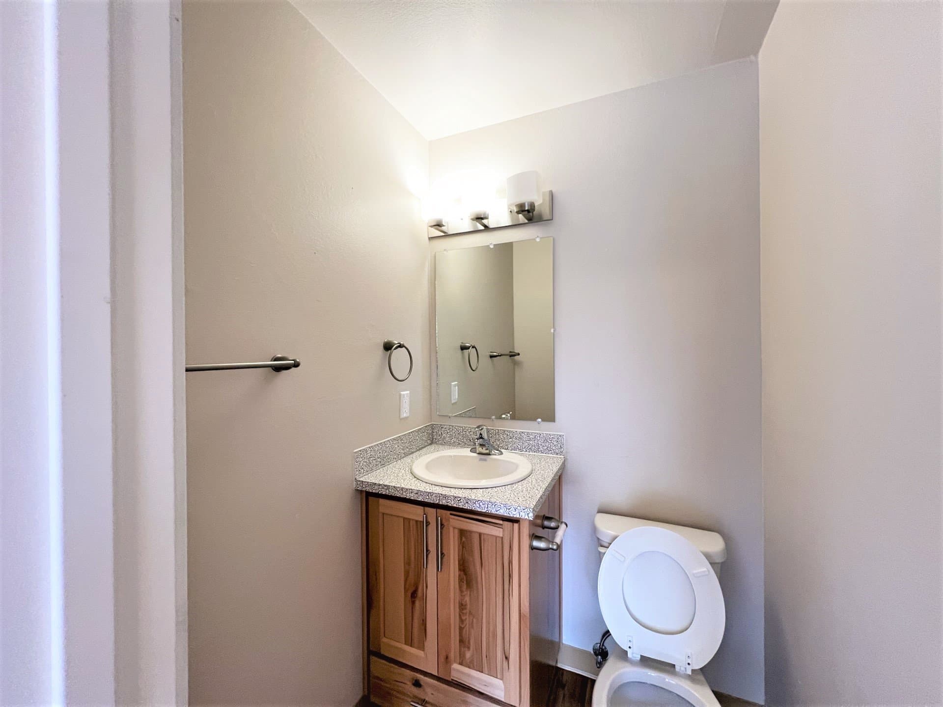 Portland Townhome: 3057 SE 20th Ave