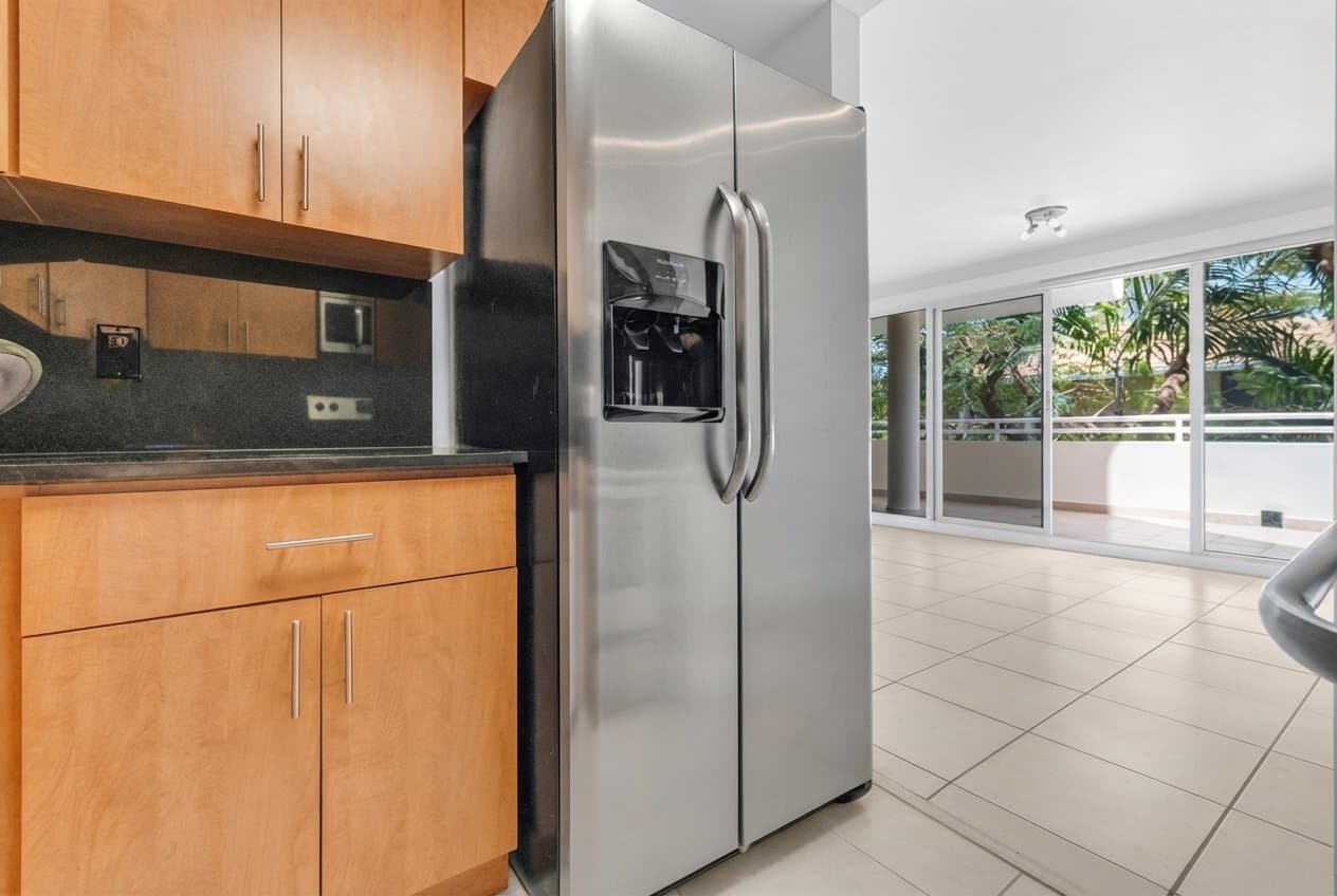 Miami Condo: 2100 Brickell Ave