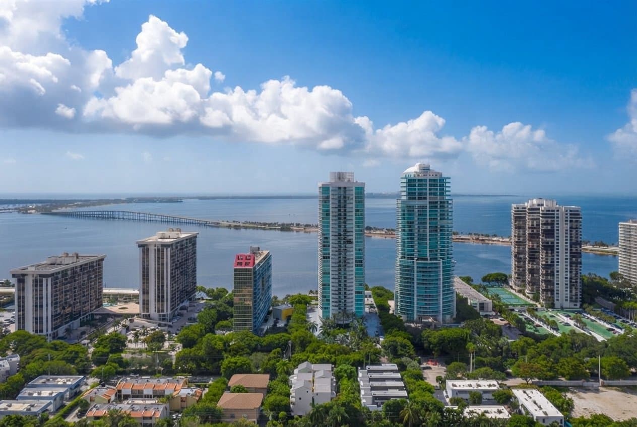 Miami Condo: 2100 Brickell Ave
