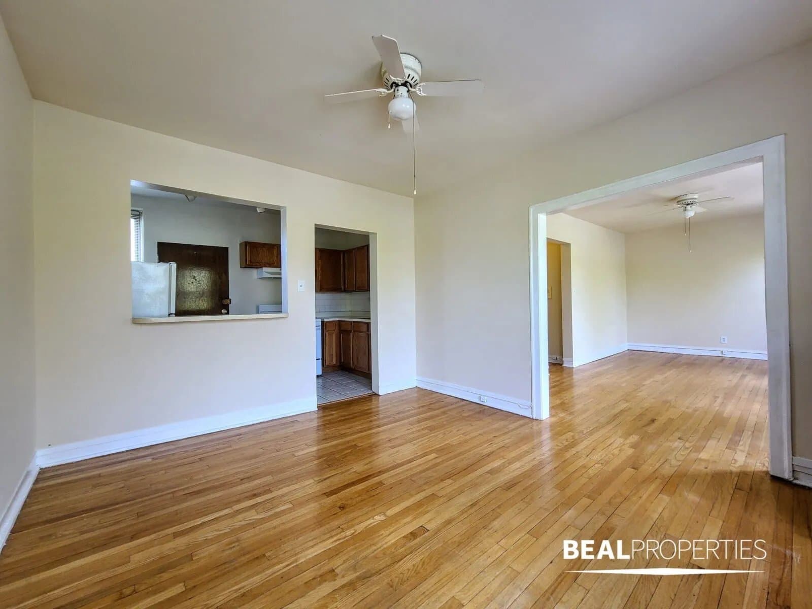 Chicago Apartment: 4225 N Paulina St