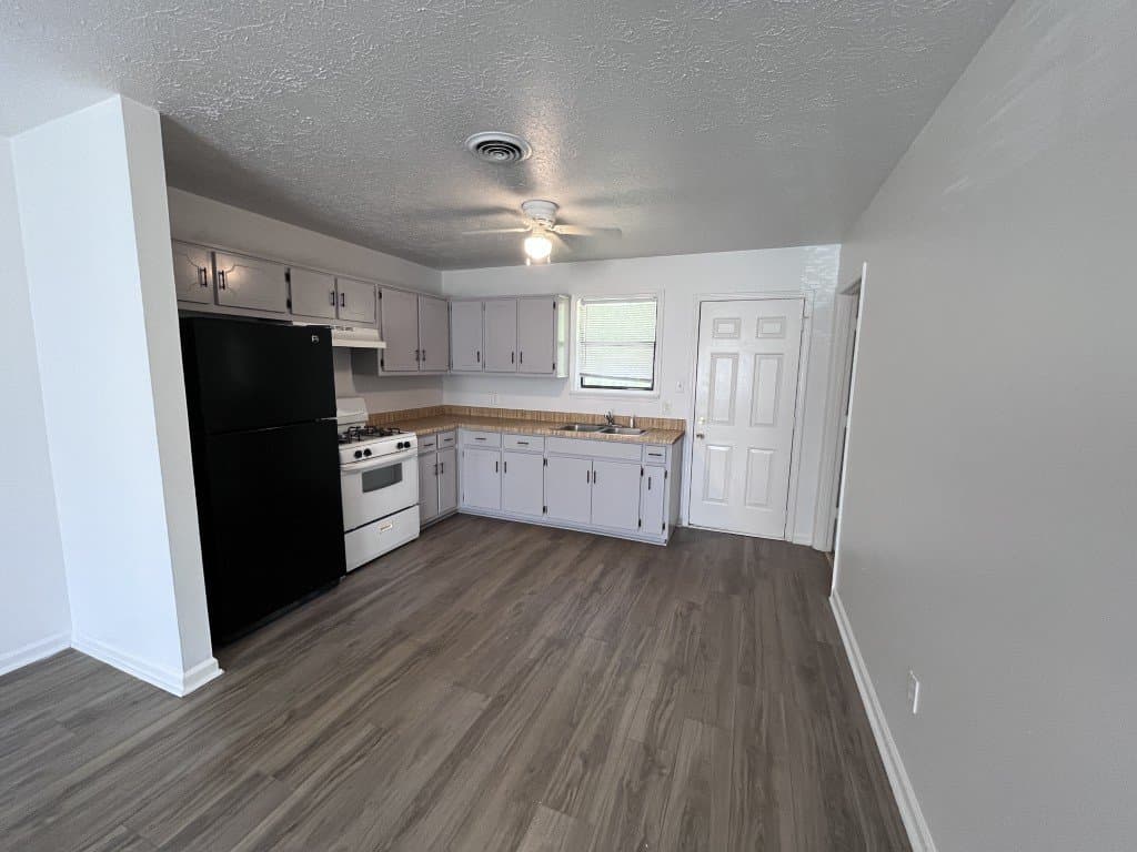 Hampton Condo: 106a Jay Ln