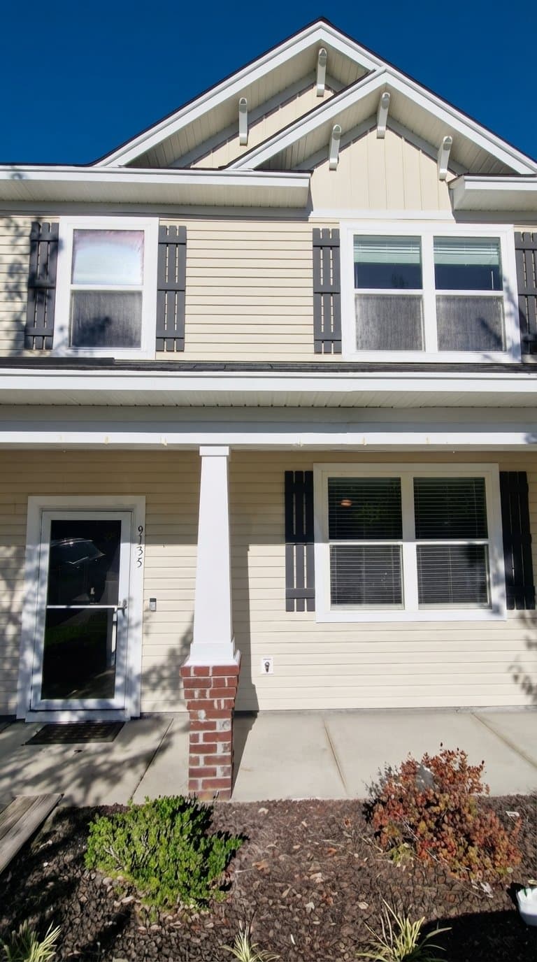 Ladson Townhome: 9135 Parlor Dr