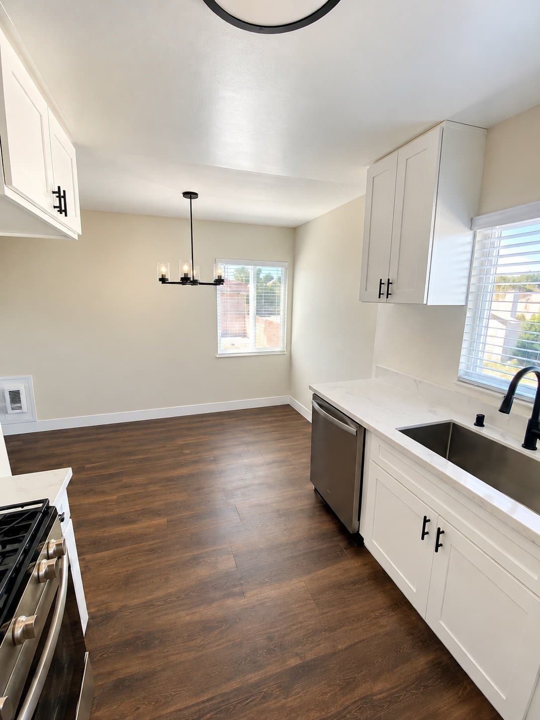 Lynwood Multiplex: 11153 Duncan Ave