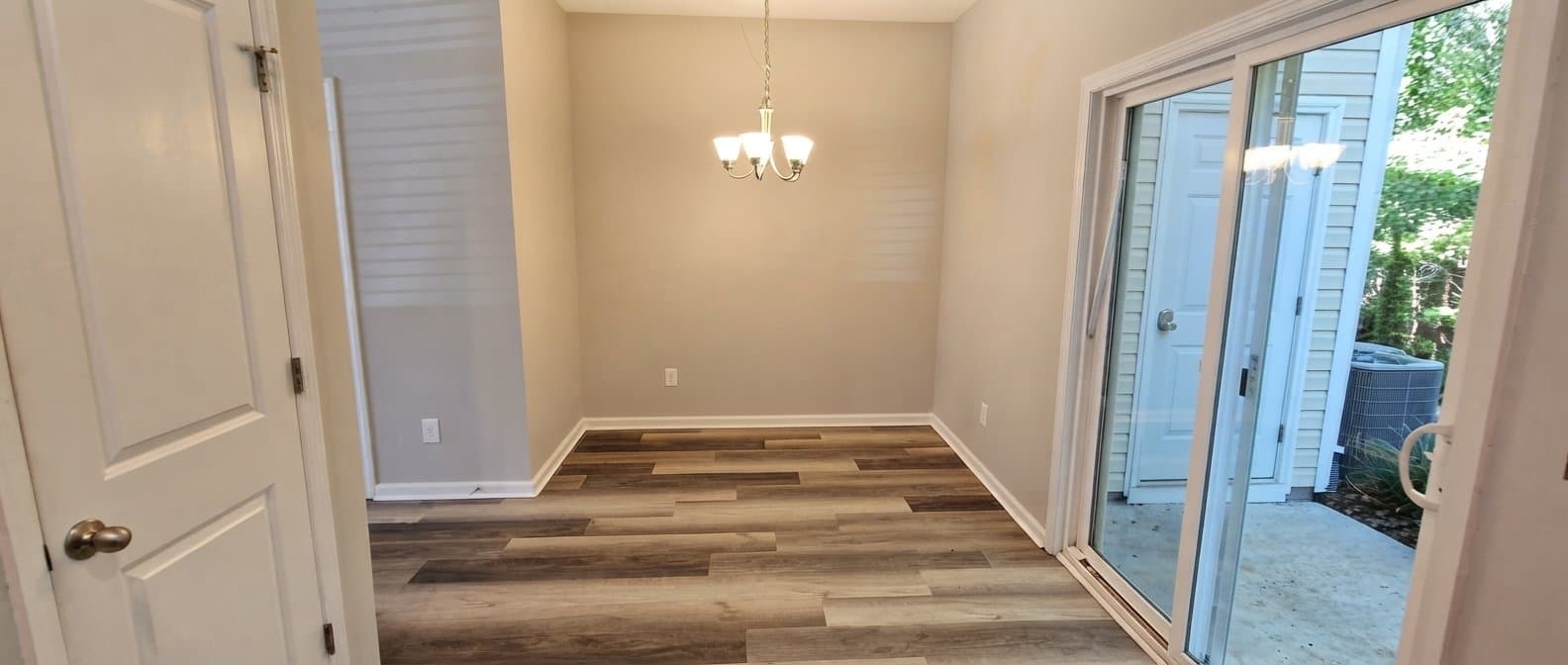 Ladson Townhome: 9135 Parlor Dr