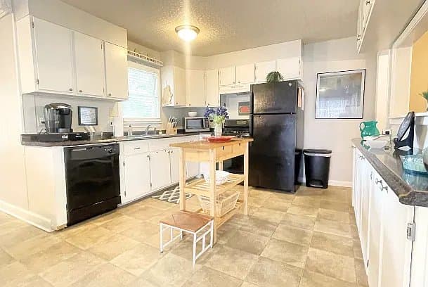 Marietta House: 2158A Lower Roswell Rd