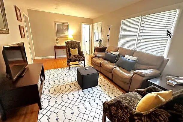 Marietta House: 2158A Lower Roswell Rd