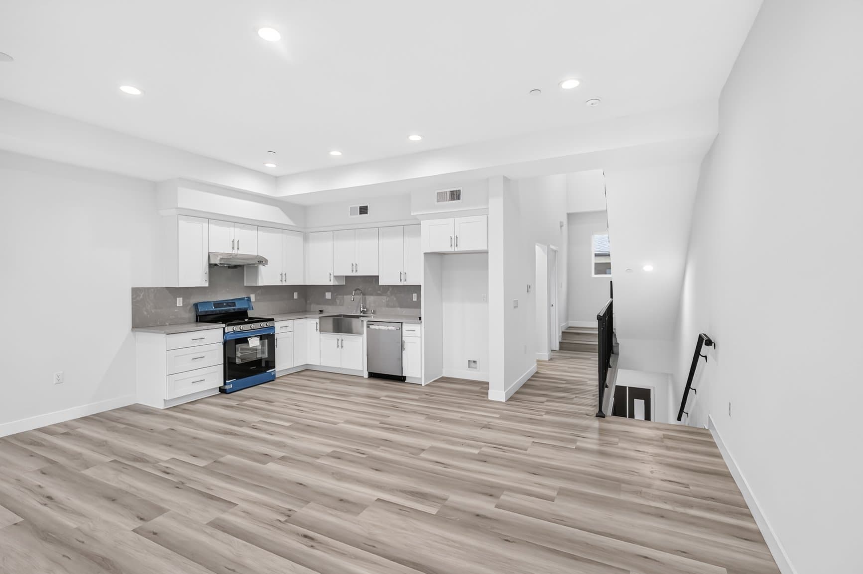 San Gabriel Condo: 306 San Marcos St