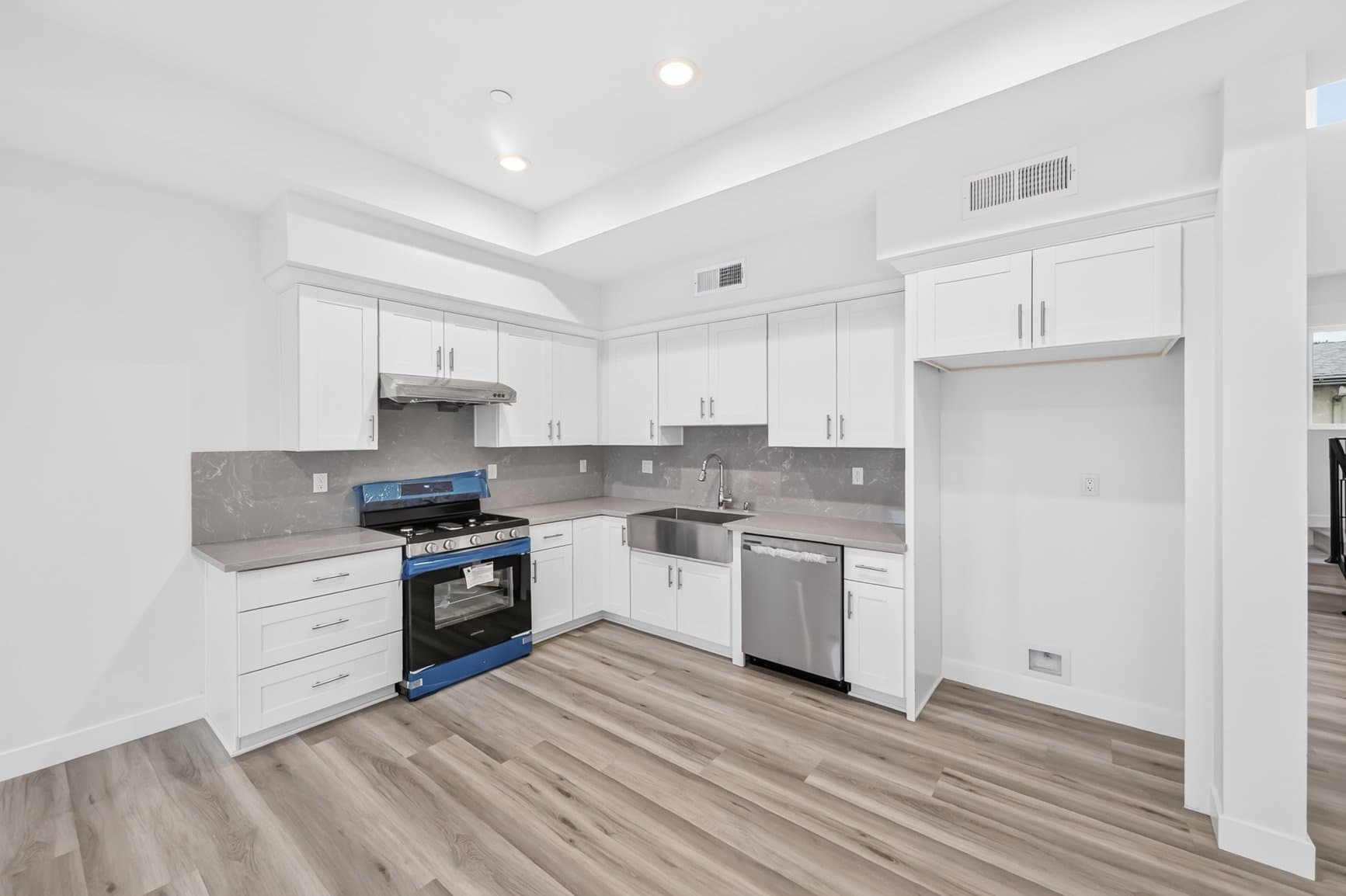 San Gabriel Condo: 306 San Marcos St