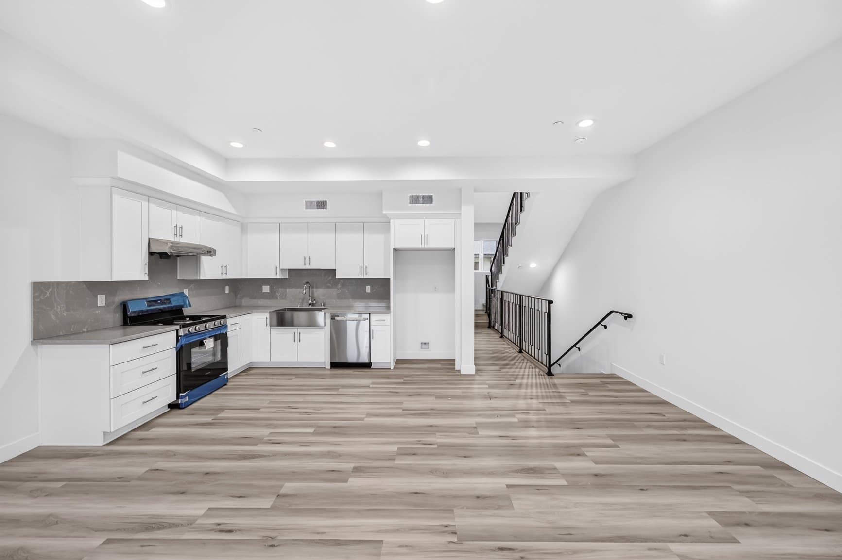 San Gabriel Condo: 306 San Marcos St