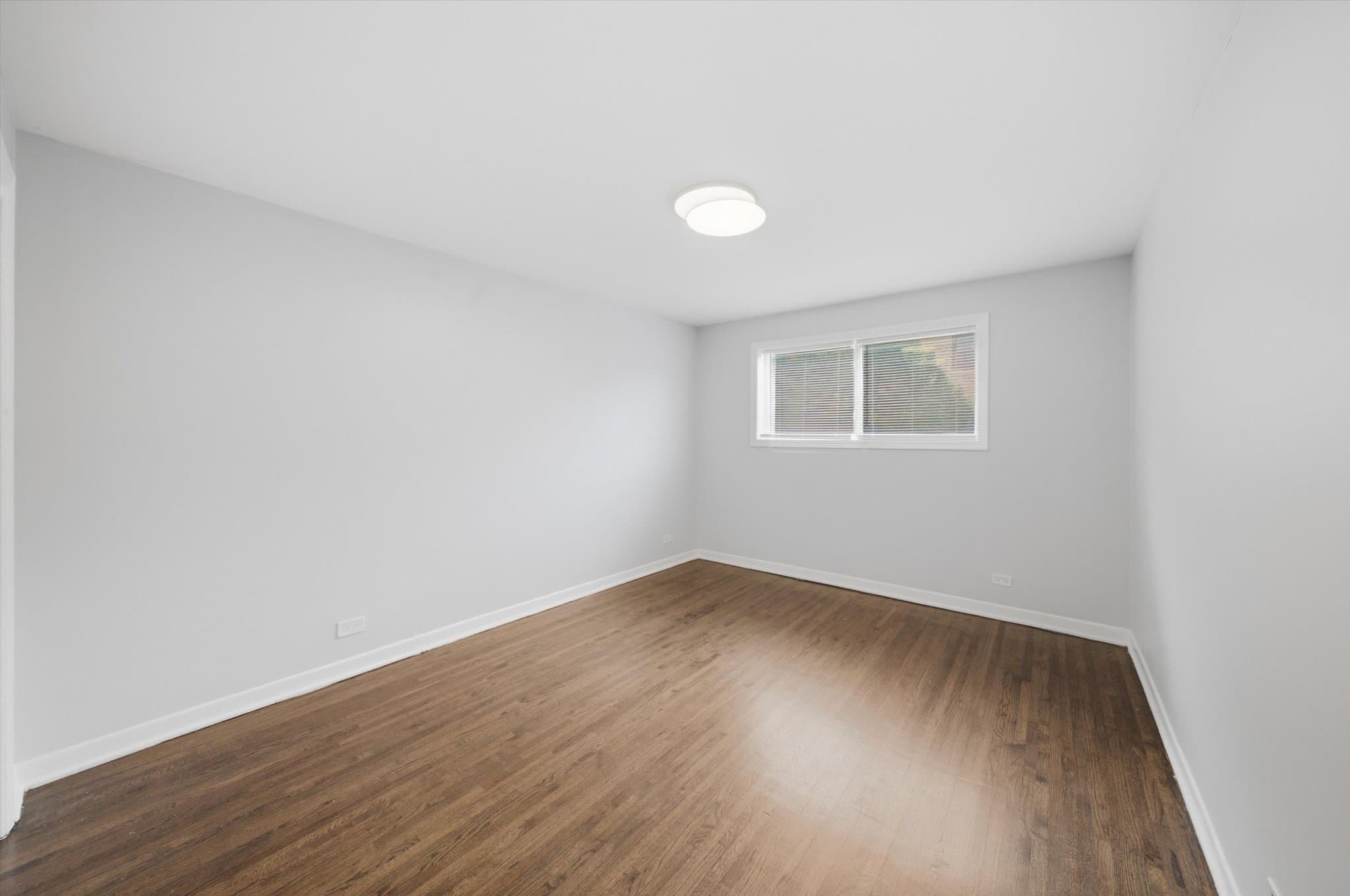 Chicago Apartment: 7870 S Coles Ave