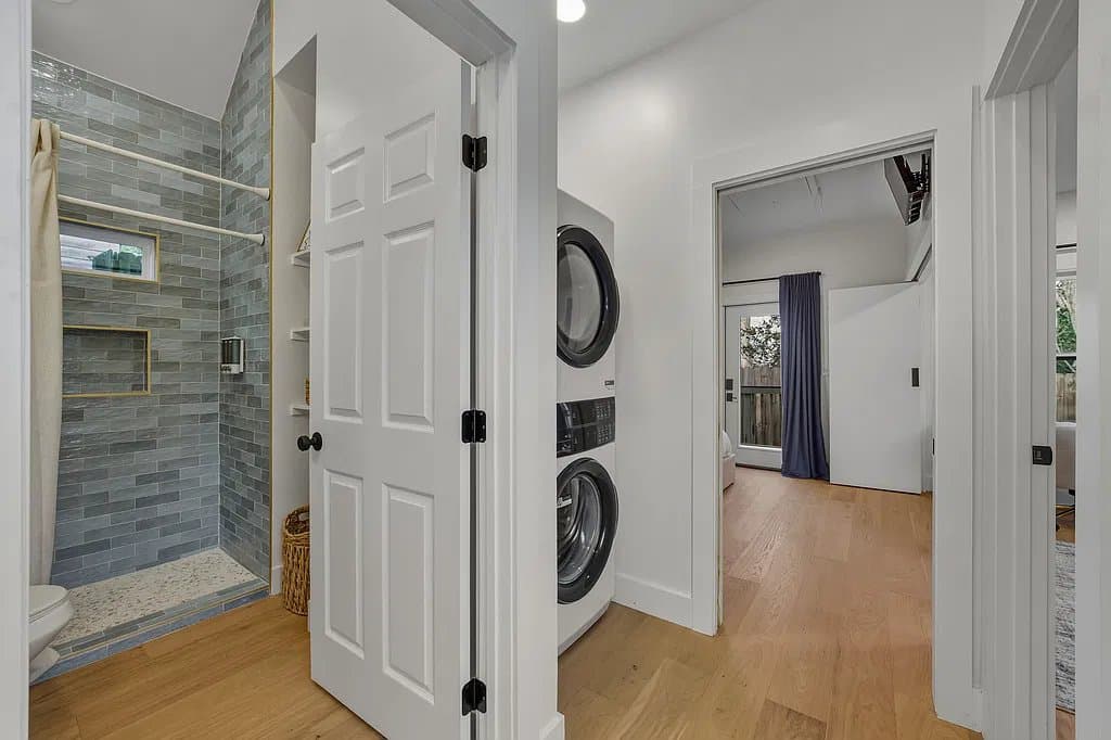 Decatur House: 621 Coventry Rd