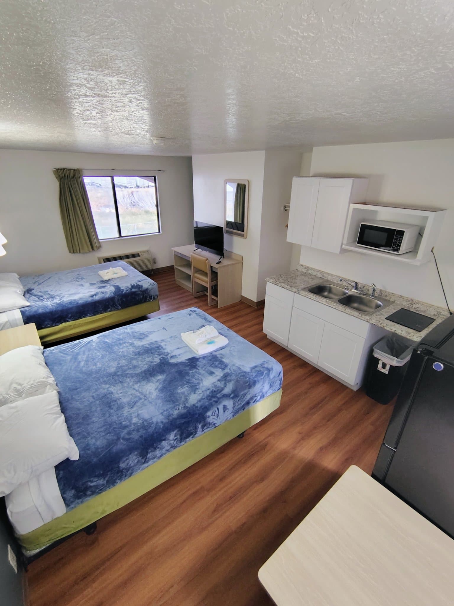 Evanston House: 261 Bear River Dr