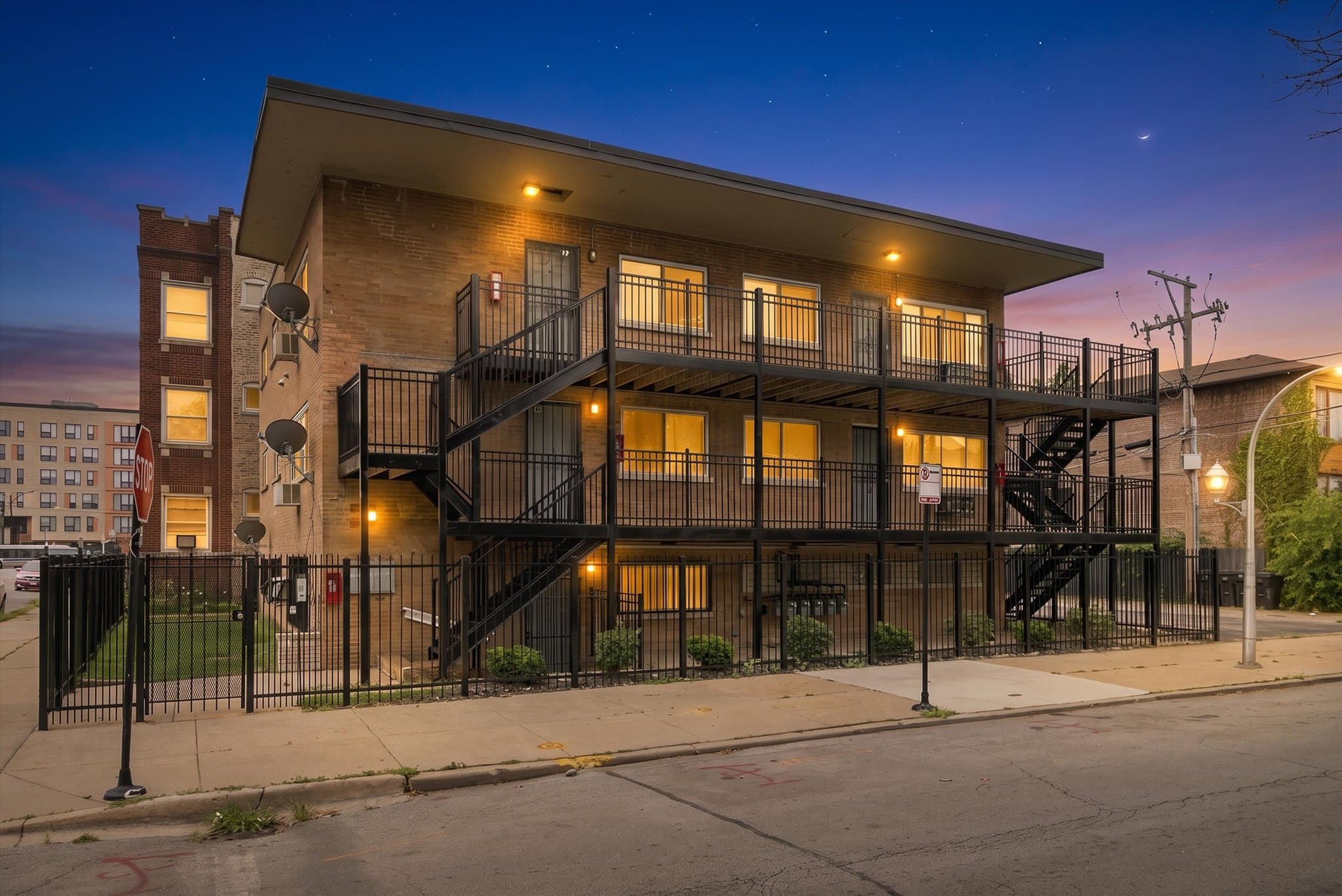 Chicago Apartment: 7870 S Coles Ave