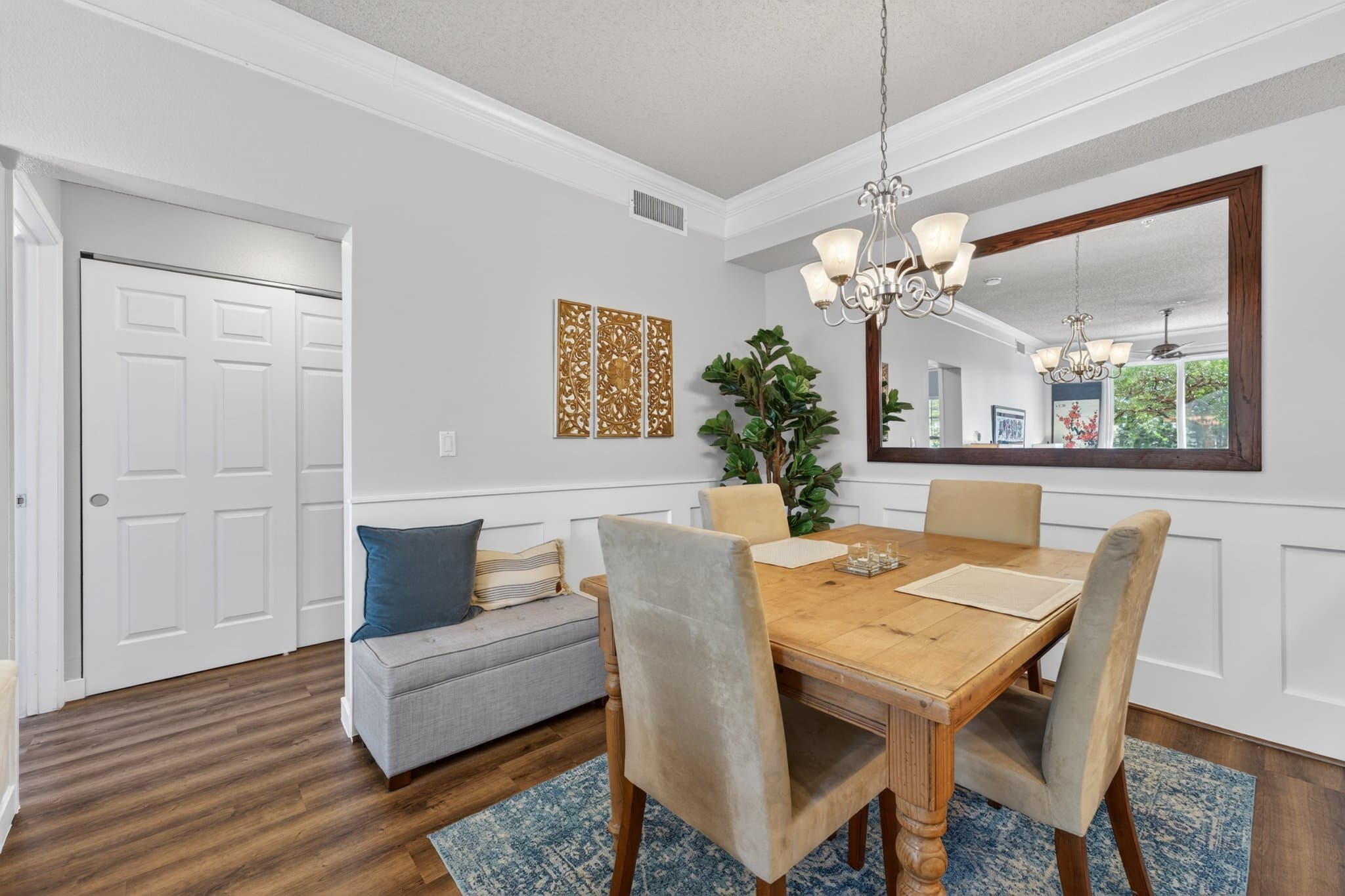 Superior Condo: 2080 Shamrock Drive