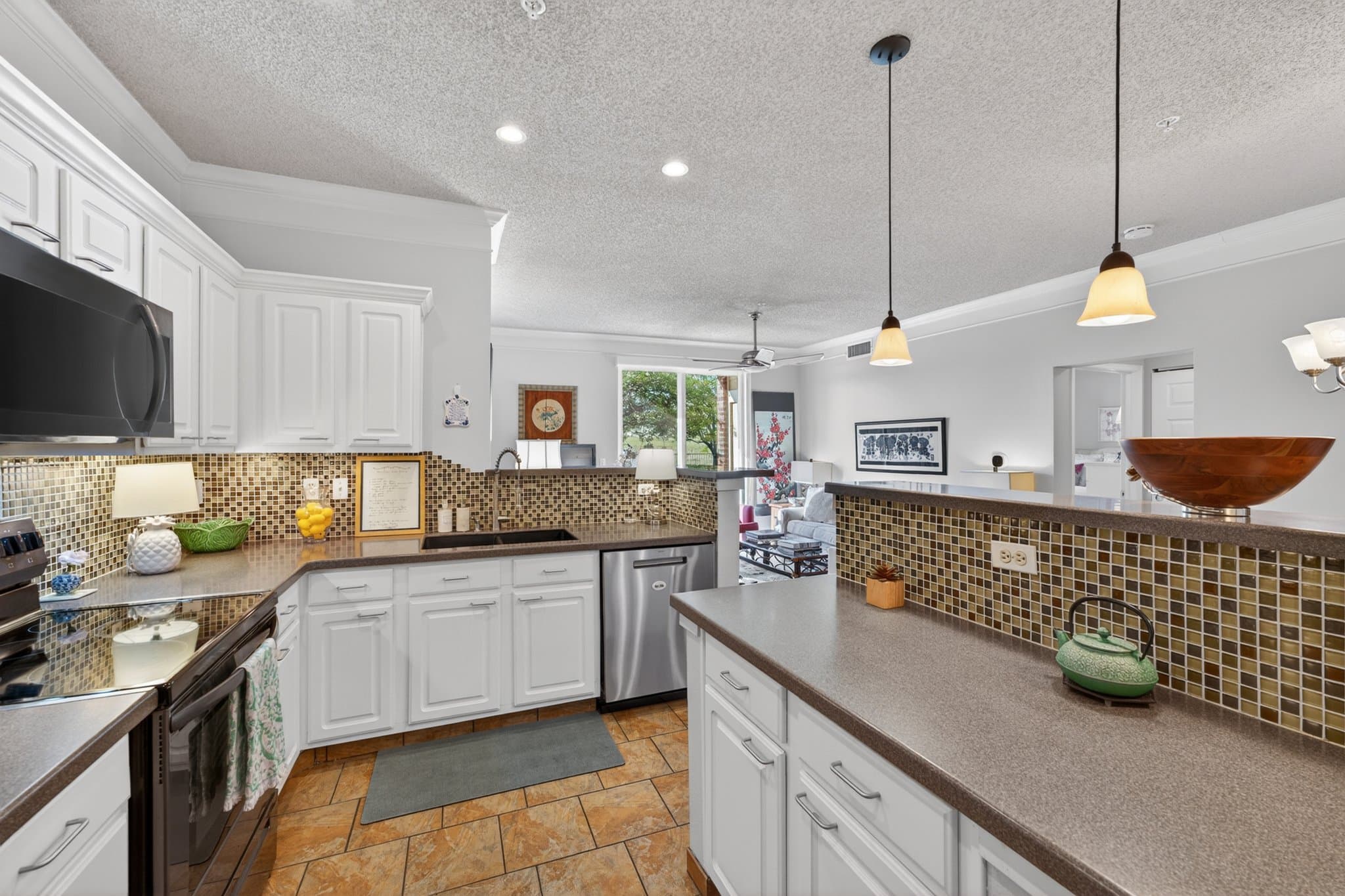Superior Condo: 2080 Shamrock Drive