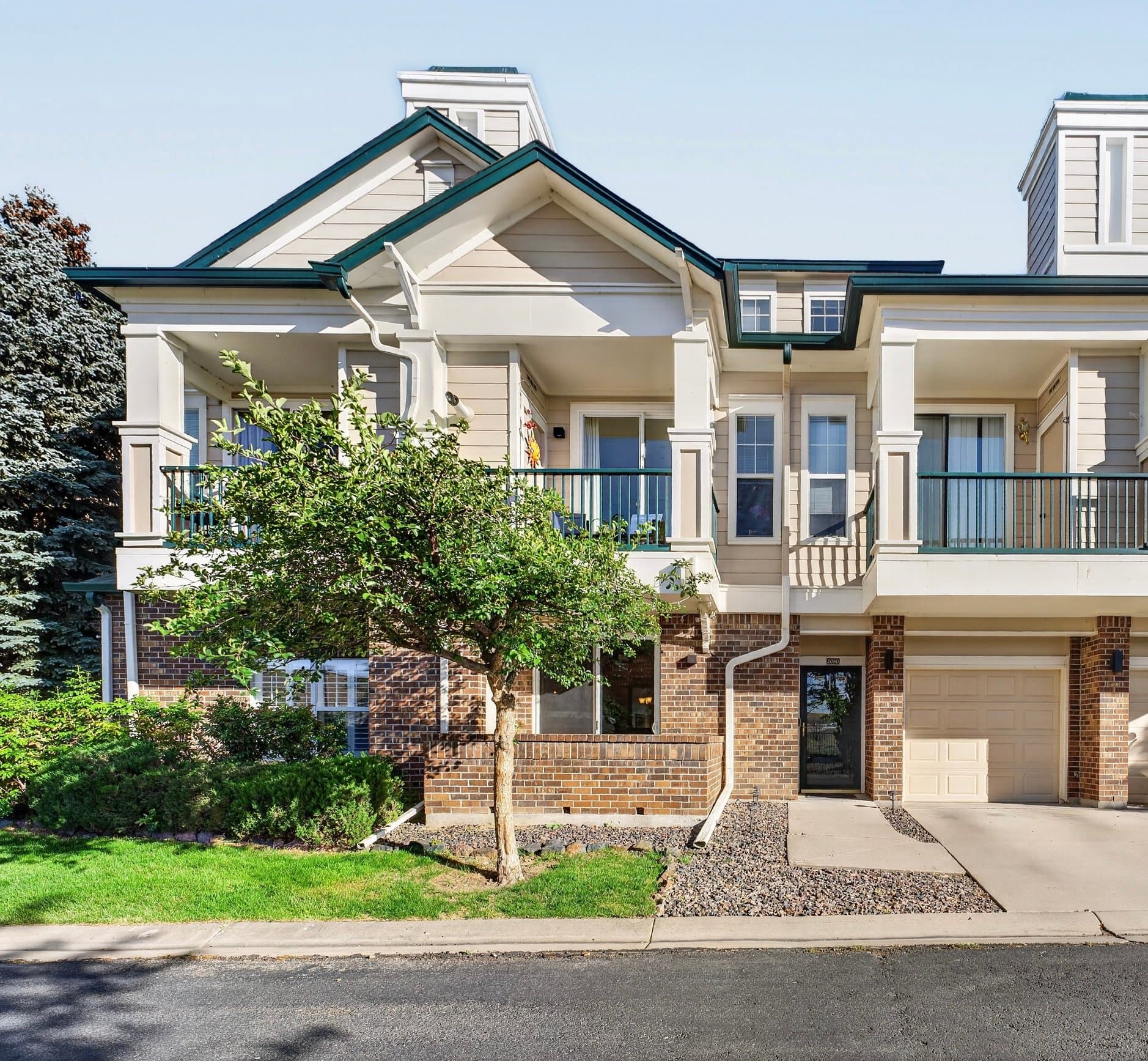 Superior Condo: 2080 Shamrock Drive
