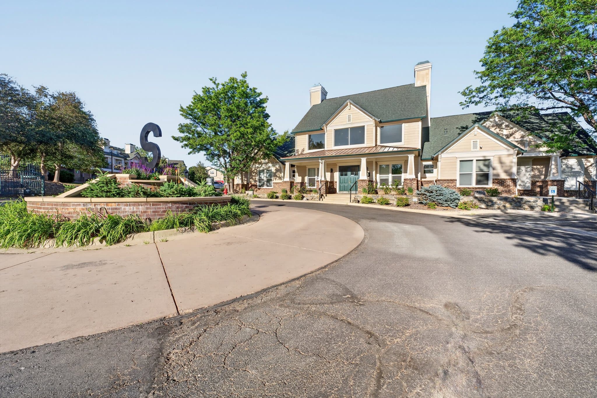 Superior Condo: 2080 Shamrock Drive