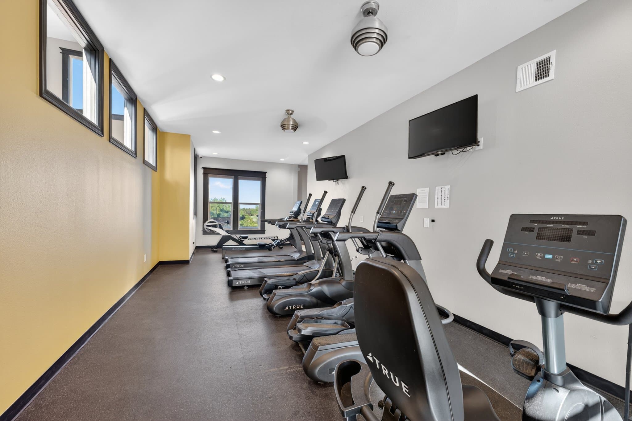 Superior Condo: 2080 Shamrock Drive
