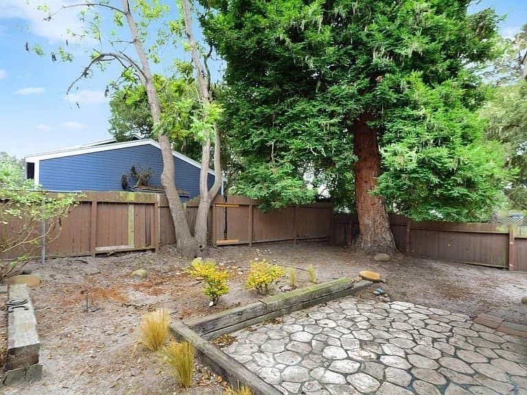 Pacific Grove House: 1323 Lawton Ave