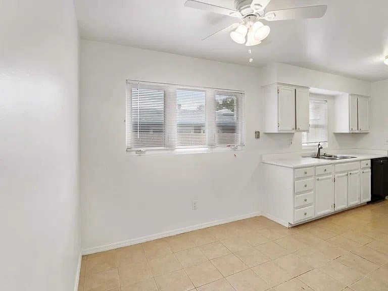 Pacific Grove House: 1323 Lawton Ave
