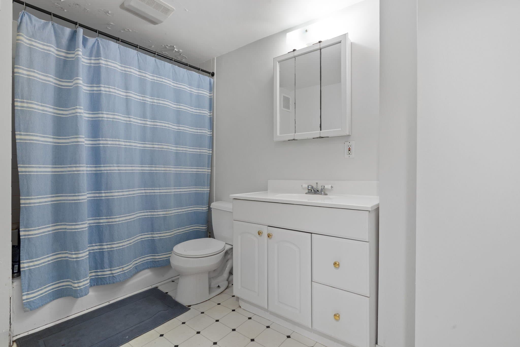 Charlestown Multiplex: 526 Medford St