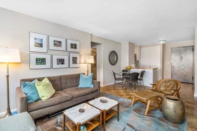 Manhattan Apartment: 360 West 22nd Str
