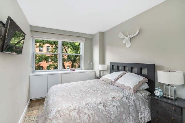 Manhattan Apartment: 360 West 22nd Str