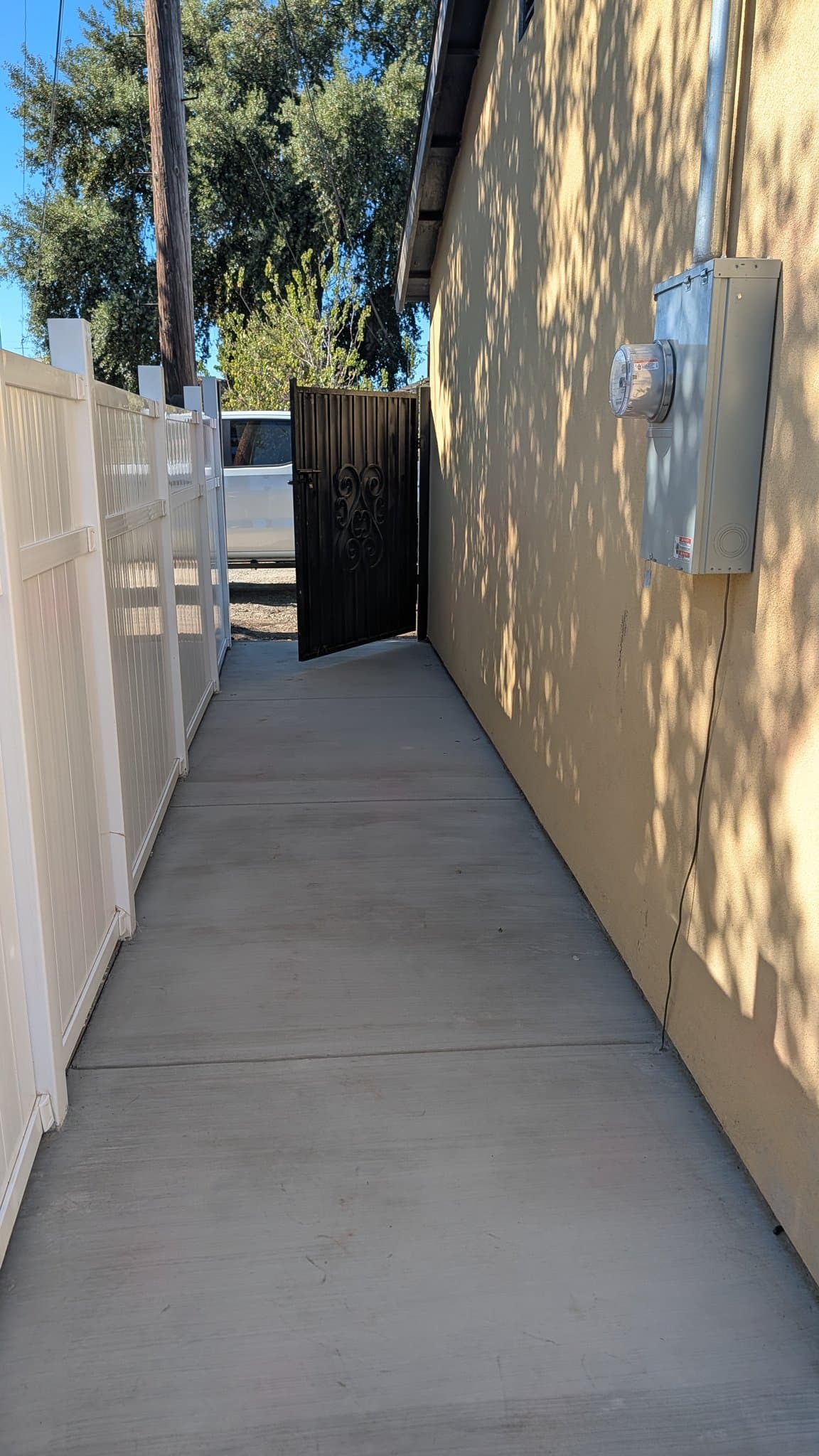 Orland Townhome: 520 3rd St