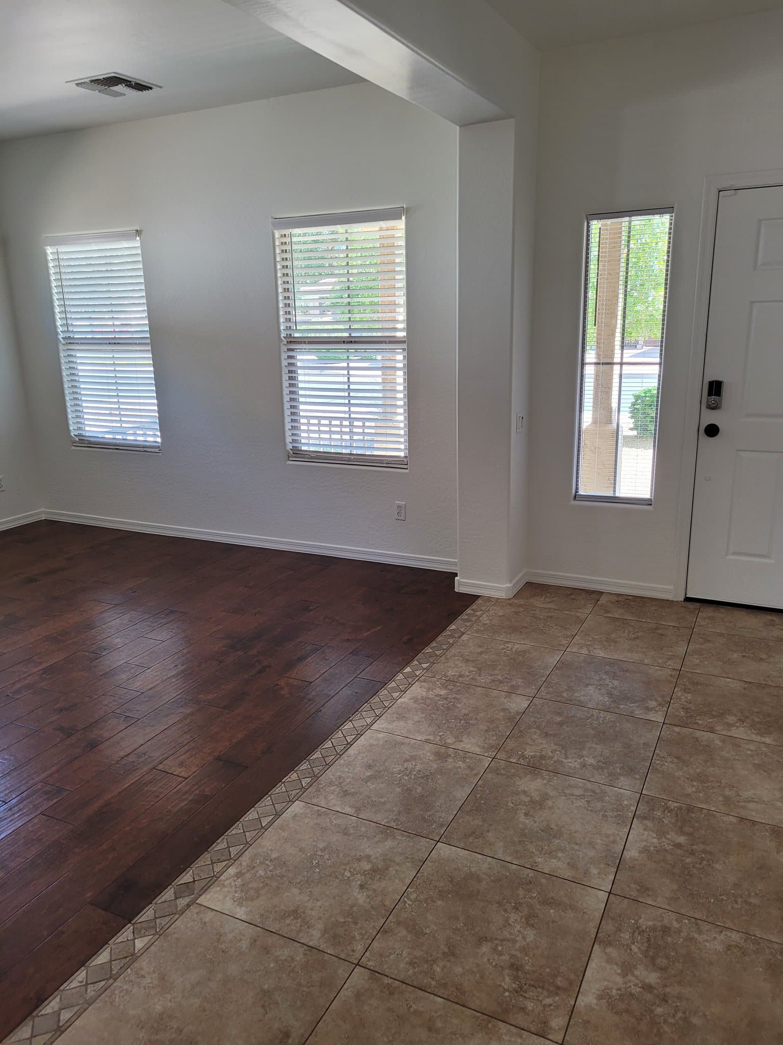 Mesa House: 4612 S Marron