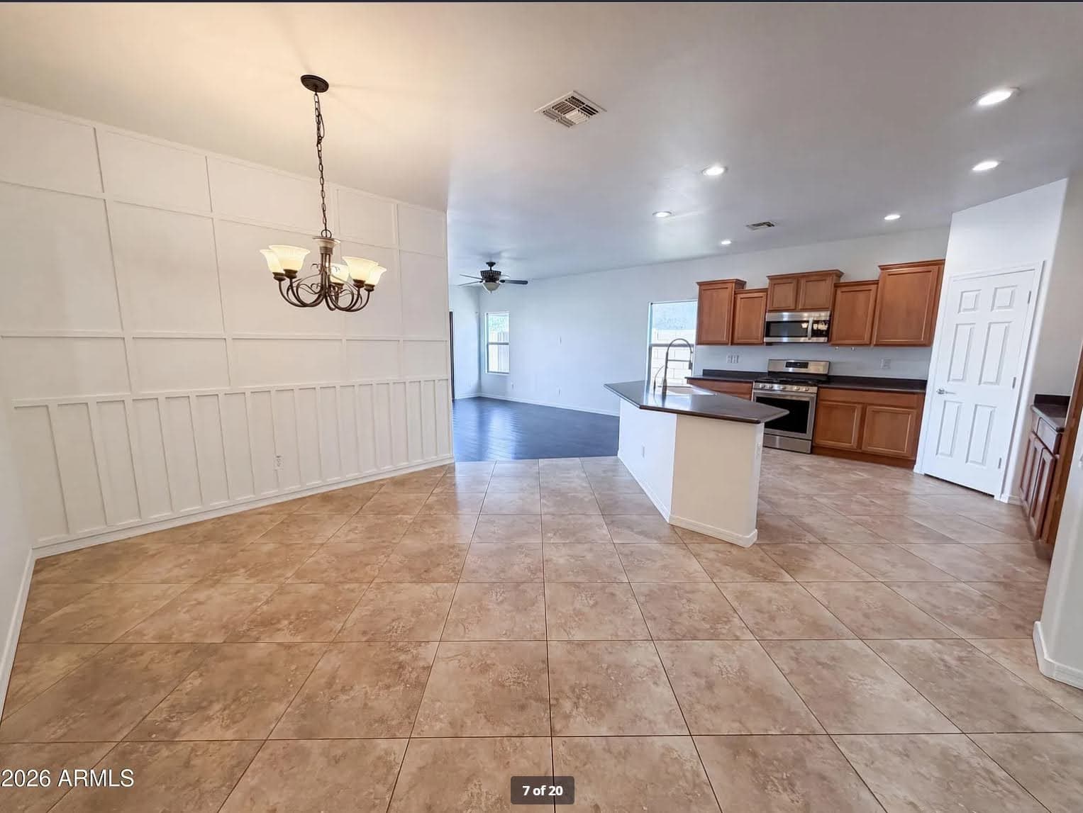 Mesa House: 4612 S Marron